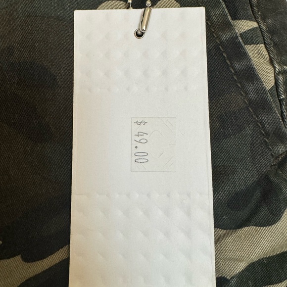 Cropped Camo Pants H & H by Harmony & Havoc - Picture 6 of 8